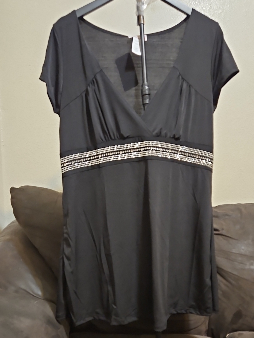 FunFash Black V-Neck Top with Beaded Waistband